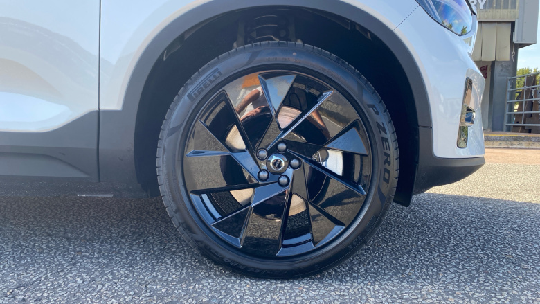 Volvo EX40 185kW Ext Range Plus Black Editon 82kWh 5dr Auto Electric Estate